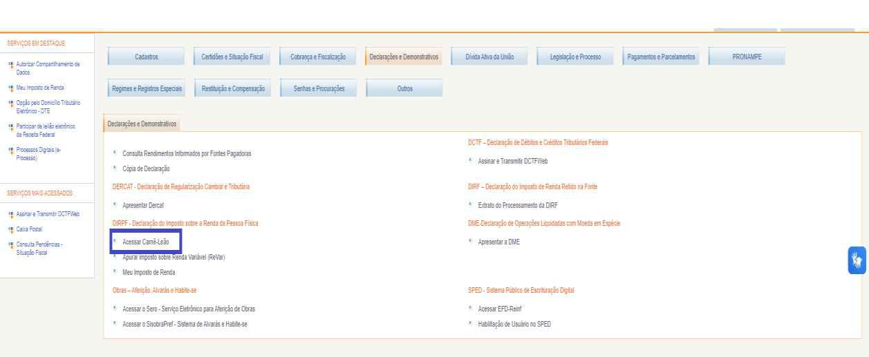 Portal e-CAC com o menu Declarações e Demonstrativos aberto e a opção Acessar Carnê-Leão destacada
